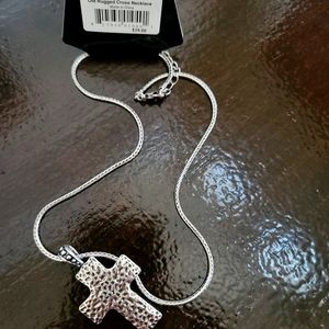 Cross pendant necklace